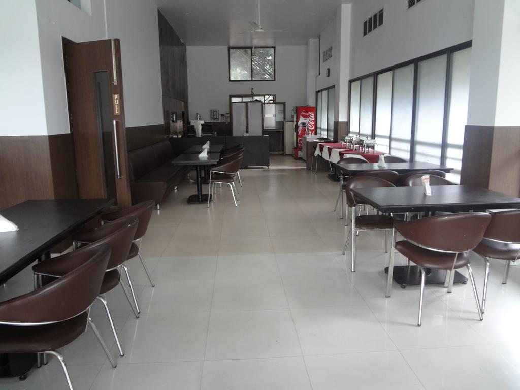 Hotel Adi Nagpur Exterior photo